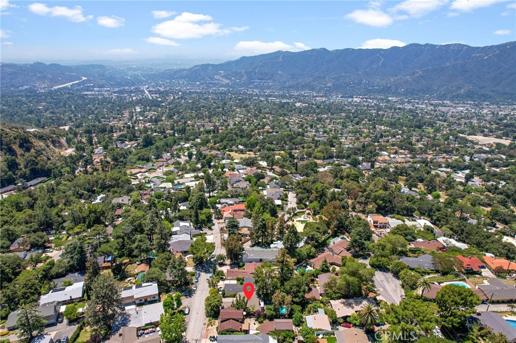 https://media.crmls.org/medias/e0b433cb-1906-4cb0-9bf8-a05a61ec1638.jpg?preset=X-Large