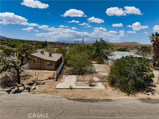 62008 Mountain View Circle, Joshua Tree CA: https://media.crmls.org/medias/e0b48704-eb6f-4649-83d0-641d131b4798.jpg