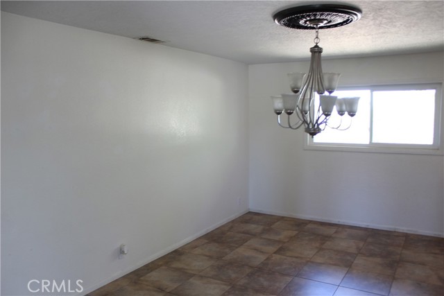 Detail Gallery Image 6 of 62 For 18076 Cajon St, Hesperia,  CA 92345 - 3 Beds | 2 Baths