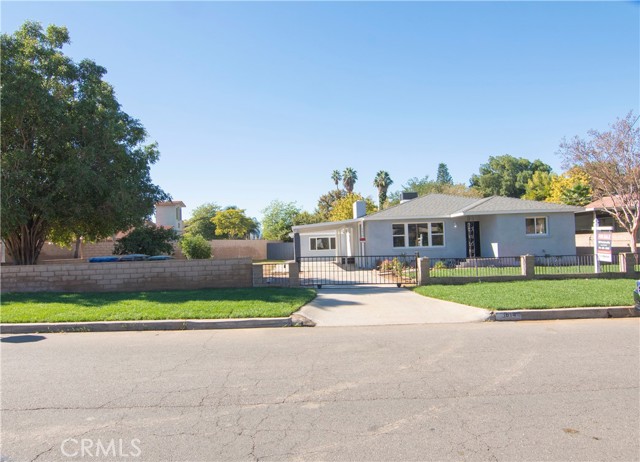 3614 Farnham Pl, Riverside, CA 92503