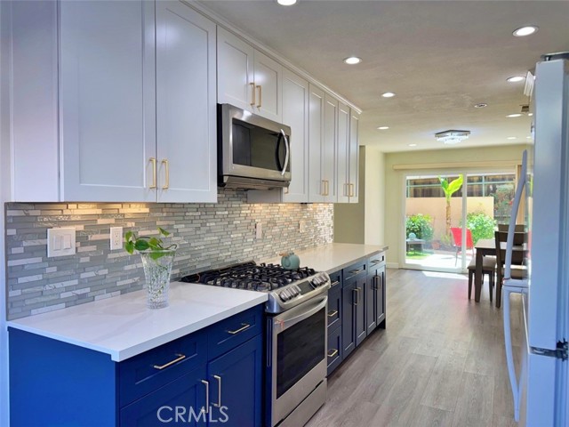 Detail Gallery Image 9 of 49 For 3534 Del Amo Blvd, Torrance,  CA 90503 - 4 Beds | 2/1 Baths