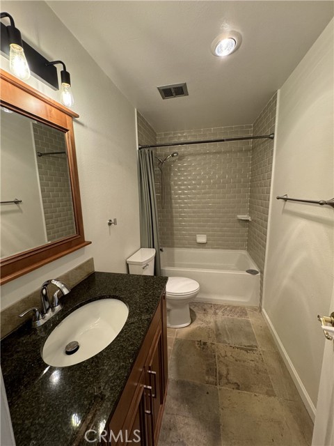 Detail Gallery Image 6 of 12 For 2844 E 3rd St #210,  Long Beach,  CA 90814 - 2 Beds | 2 Baths