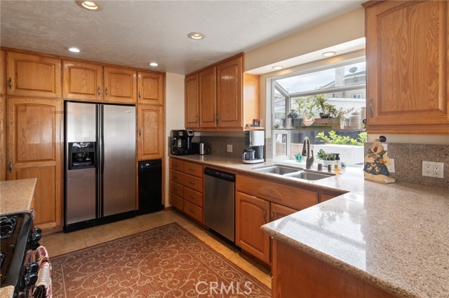 Detail Gallery Image 12 of 33 For 23714 Alliene Ave, Torrance,  CA 90501 - 4 Beds | 2 Baths