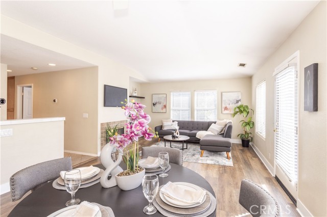 Detail Gallery Image 5 of 33 For 18024 Flynn Dr #5509,  Canyon Country,  CA 91387 - 2 Beds | 2 Baths