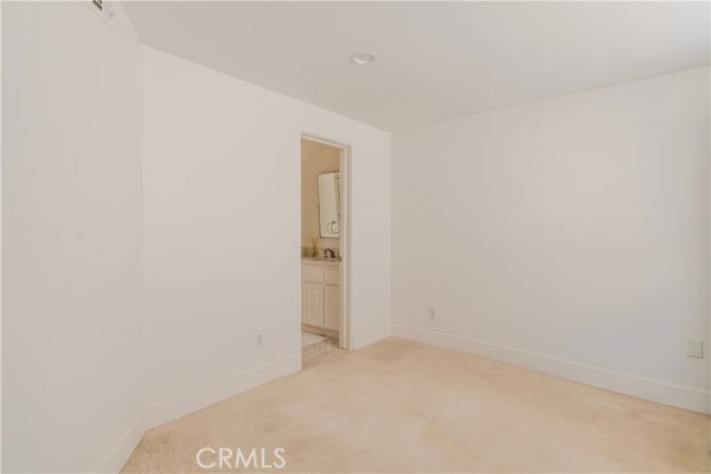 300 19TH Street, Manhattan Beach CA: https://media.crmls.org/medias/e0b772c5-cab8-4efb-87fb-c28cd76e91b2.jpg