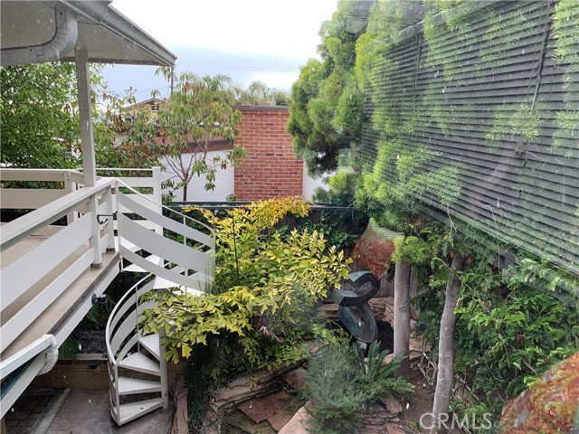 Detail Gallery Image 18 of 43 For 274 Diamond St, Laguna Beach,  CA 92651 - 3 Beds | 2/1 Baths