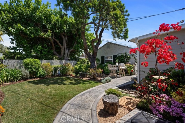 Detail Gallery Image 24 of 37 For 8212 Reading Ave, Los Angeles,  CA 90045 - 3 Beds | 1/1 Baths