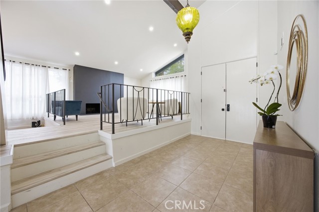 Detail Gallery Image 6 of 21 For 10414 Andora Ave, Chatsworth,  CA 91311 - 3 Beds | 2/1 Baths