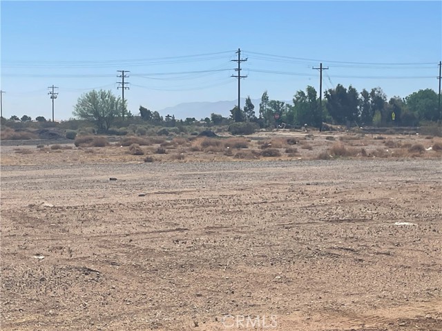 Detail Gallery Image 5 of 15 For 11252 Cactus Rd, Adelanto,  CA 92301 - 2 Beds | 1 Baths