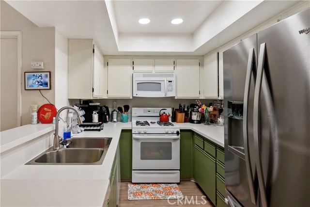 Detail Gallery Image 10 of 26 For 1195 Fitzgerald #G,  Simi Valley,  CA 93065 - 2 Beds | 2 Baths