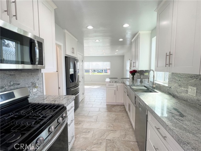 Detail Gallery Image 14 of 35 For 4225 E Court Ave, Orange,  CA 92869 - 3 Beds | 2 Baths