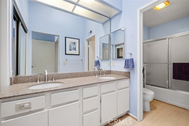 13562 Mahogany Place, Tustin CA: https://media.crmls.org/medias/e0bbf0b0-3765-40a6-8977-d931b9ad8f45.jpg