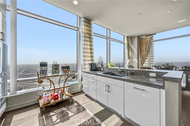 Detail Gallery Image 19 of 56 For 900 W Olympic Bld 50a,  Los Angeles,  CA 90015 - 3 Beds | 4 Baths