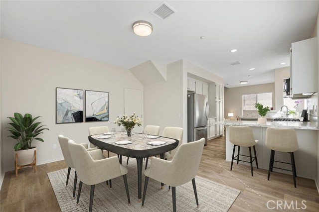 Detail Gallery Image 18 of 43 For 1868 Day Lily Ln, Simi Valley,  CA 93065 - 3 Beds | 2/1 Baths