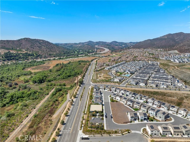 35060 Hacienda, Fallbrook CA: https://media.crmls.org/medias/e0bdbf3d-6322-4487-b7e3-b038c9baaf0f.jpg