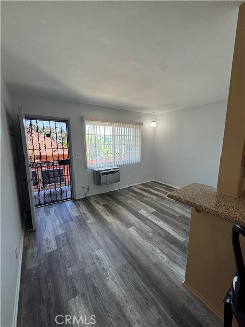 Detail Gallery Image 2 of 10 For 3136 Perlita Ave #1,  Atwater Village,  CA 90039 - 1 Beds | 1 Baths