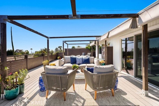 4203 Calle Mayo, San Clemente CA: https://media.crmls.org/medias/e0be3379-9444-4868-a932-4181649a959c.jpg