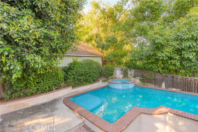 803 Crescent Drive, Monrovia CA: https://media.crmls.org/medias/e0be995c-d263-479c-ae70-80c891d4b60f.jpg