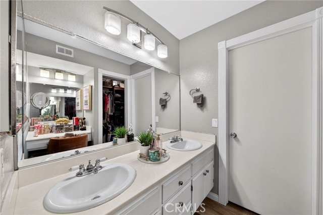 Detail Gallery Image 4 of 13 For 226 Star Pine Ct, Azusa,  CA 91702 - 2 Beds | 2 Baths