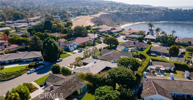 Detail Gallery Image 5 of 37 For 128 Rocky Point Rd, Palos Verdes Estates,  CA 90274 - 4 Beds | 4/1 Baths