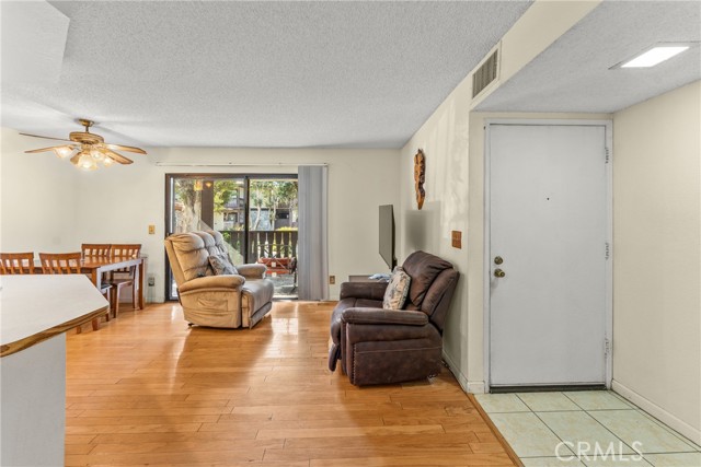 Detail Gallery Image 5 of 21 For 13946 Spring Water Ct, Garden Grove,  CA 92843 - 1 Beds | 1 Baths