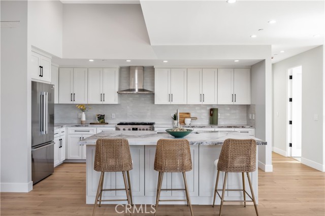 2405 Mathews Avenue, Redondo Beach CA: https://media.crmls.org/medias/e0bf0b37-f918-4c50-8acb-721e20f4037f.jpg