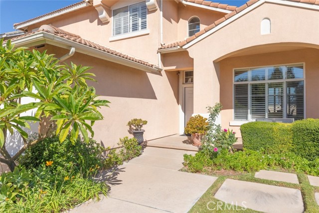 Spacious welcoming porch
