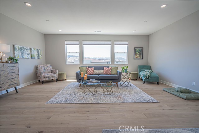 27871 Screenplay Place, Valencia CA: https://media.crmls.org/medias/e0c0c0a7-54e6-4065-a838-4e0ad1e922a6.jpg