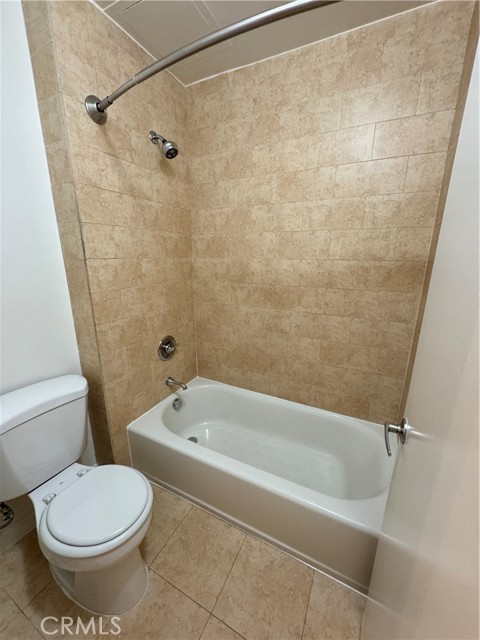 Detail Gallery Image 17 of 28 For 20327 Saticoy St #203,  Winnetka,  CA 91306 - 1 Beds | 1 Baths