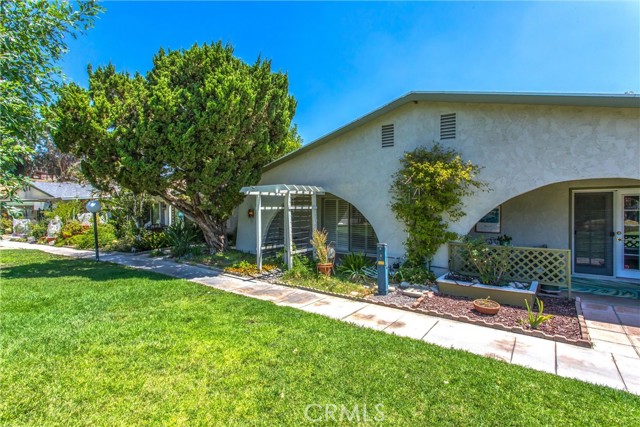 Detail Gallery Image 4 of 31 For 199 Summit View Dr #E,  Calimesa,  CA 92320 - 2 Beds | 2 Baths