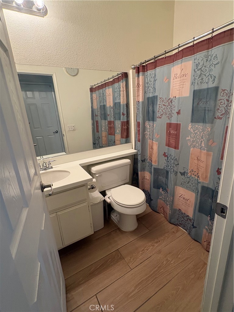https://media.crmls.org/medias/e0c29258-6ef7-4c46-8e3d-23438ce21748.jpg?preset=X-Large