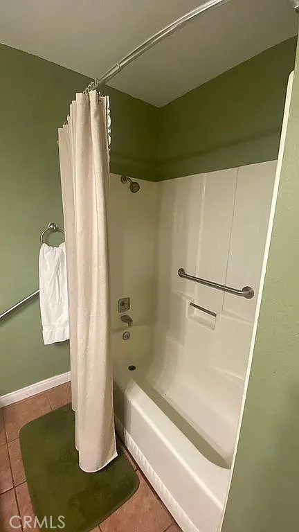https://media.crmls.org/medias/e0c2f445-fb09-4642-9bb6-f1892e325872.jpg?preset=X-Large