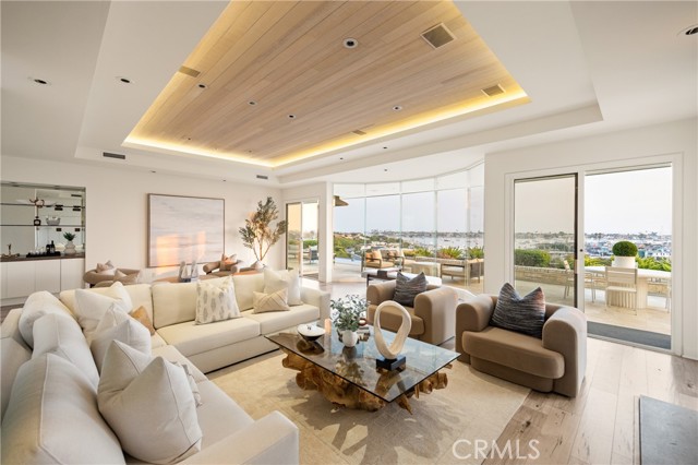 1535 Dolphin Terrace, Corona del Mar CA: https://media.crmls.org/medias/e0c46a54-7d0b-4dea-8cee-912bad97957b.jpg