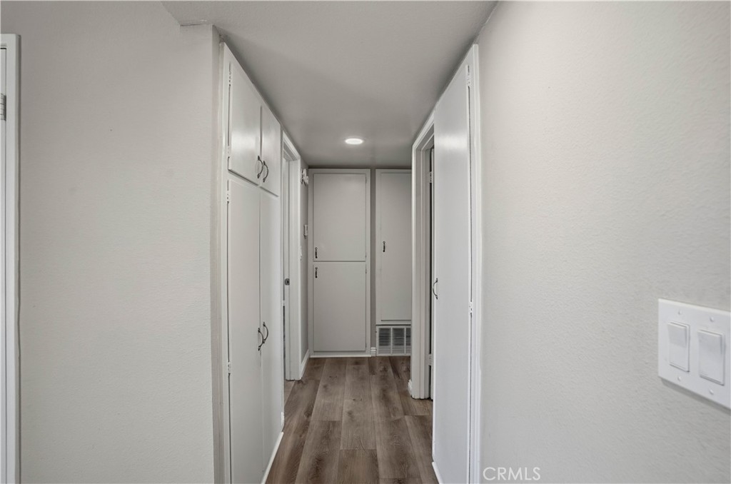 https://media.crmls.org/medias/e0c51bfa-c83e-4683-b885-0fd24dab4fa1.jpg?preset=X-Large
