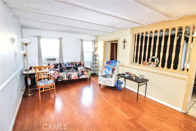 Detail Gallery Image 6 of 41 For 6271 Cherry Ave, Long Beach,  CA 90805 - 3 Beds | 1/1 Baths