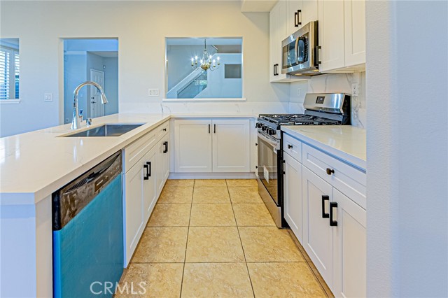 Detail Gallery Image 7 of 24 For 2030 Villa Del Lago #B,  Chino Hills,  CA 91709 - 3 Beds | 2/1 Baths