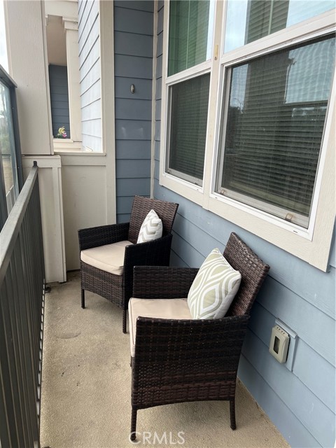523 Sandpiper Way, Imperial Beach CA: https://media.crmls.org/medias/e0c56e4d-816d-45f9-8acb-0c3f9e20278b.jpg