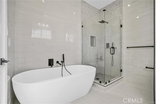 Detail Gallery Image 19 of 30 For 2128 W 238th St, Torrance,  CA 90501 - 5 Beds | 5 Baths