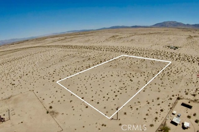 76693 Garden Road, 29 Palms CA: https://media.crmls.org/medias/e0c5b5a2-59c7-4bf4-965f-baf0b36de054.jpg