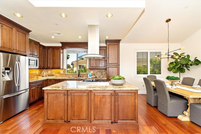 2409 Rockefeller Lane, Redondo Beach, California 90278, 4 Bedrooms Bedrooms, ,3 BathroomsBathrooms,Residential,Sold,Rockefeller,SB23118431