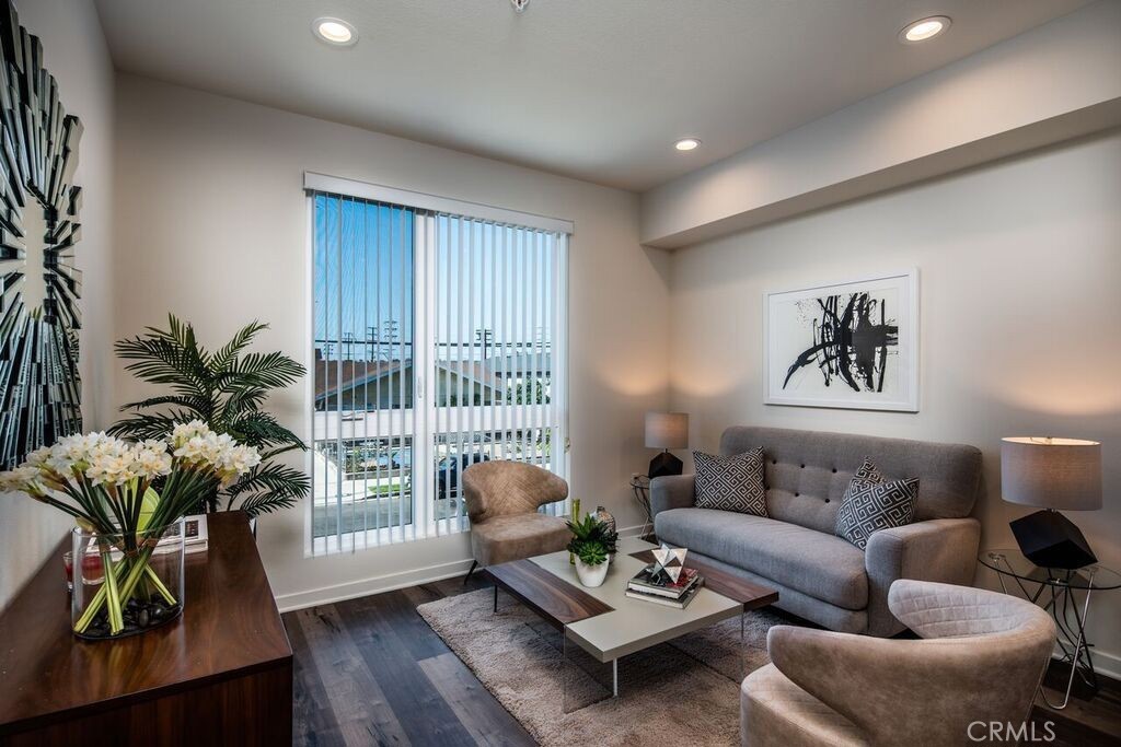 MLS #OC25280937 image #9