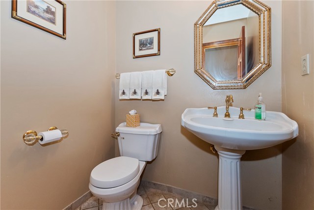 Detail Gallery Image 26 of 67 For 30184 Sky Line Dr, Running Springs,  CA 92382 - 3 Beds | 2/1 Baths