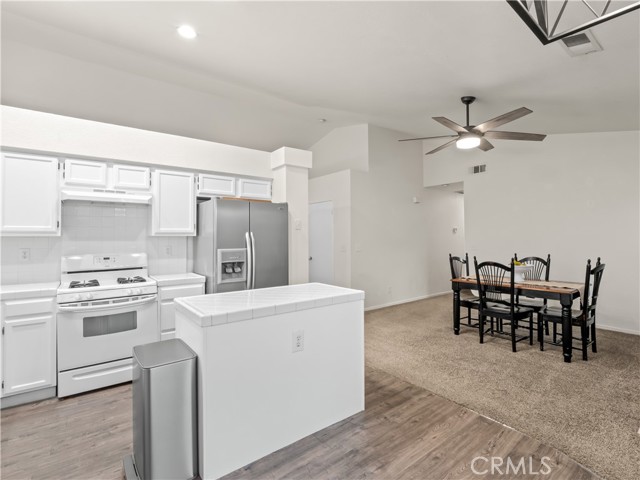 Detail Gallery Image 12 of 29 For 2725 Beverly Ave, Clovis,  CA 93611 - 3 Beds | 2 Baths