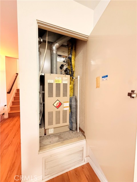 13232 Fiji Way, Marina del Rey CA: https://media.crmls.org/medias/e0c6e2c9-a6fe-4e60-9cf7-da8b0330cf0a.jpg
