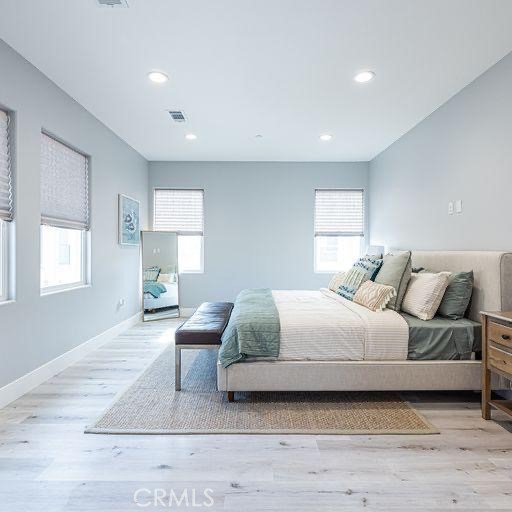 7792 Liberty Drive, Huntington Beach CA: https://media.crmls.org/medias/e0c745c3-56d3-4dcb-aae9-6c216cb5bf12.jpg