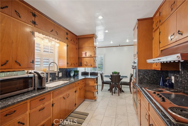 Image 14 of 52 For 12268 Samoline Avenue