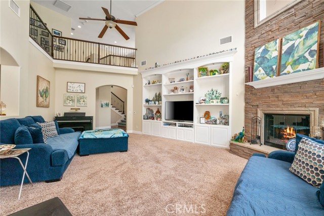 1033 Kimbark Avenue, San Bernardino CA: https://media.crmls.org/medias/e0c8588d-a751-45fc-a720-db7761150e6a.jpg