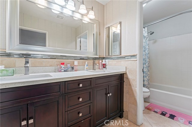 Image 31 of 38 For 8489 Syracuse Street