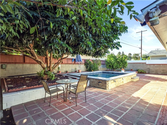 8651 Ranchito Avenue, Panorama City CA: https://media.crmls.org/medias/e0c8bda6-23e6-4da0-bed7-139860758636.jpg