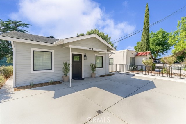 Detail Gallery Image 2 of 34 For 2042 Rome, Los Angeles,  CA 90065 - 3 Beds | 2/1 Baths